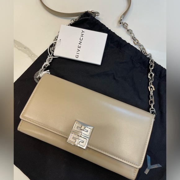 Givenchy 4G Leather Wallet On Chain Dune $990 - Picture 13 of 16